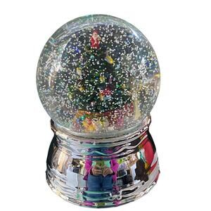 Spode Musical Snow Globe Christmas Tree